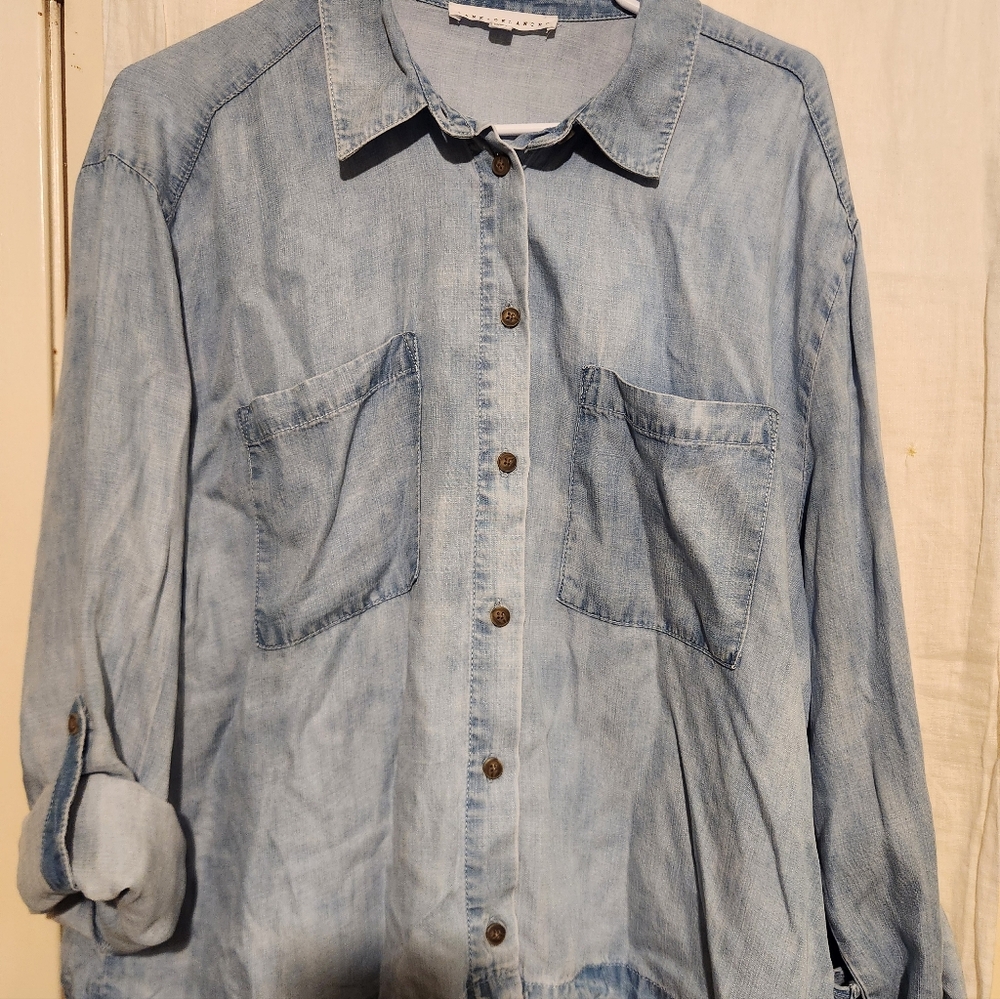 Jane + Delancey Light Wash Denim Button-Up Shirt XL B: 48"